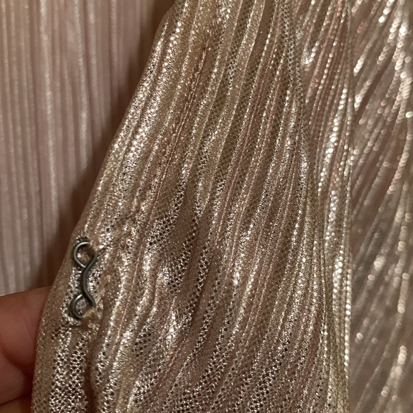 Abercrombie and Fitch Metallic Rose Gold Pleated Wrap Top Blouse Size Small used - Picture 14 of 15